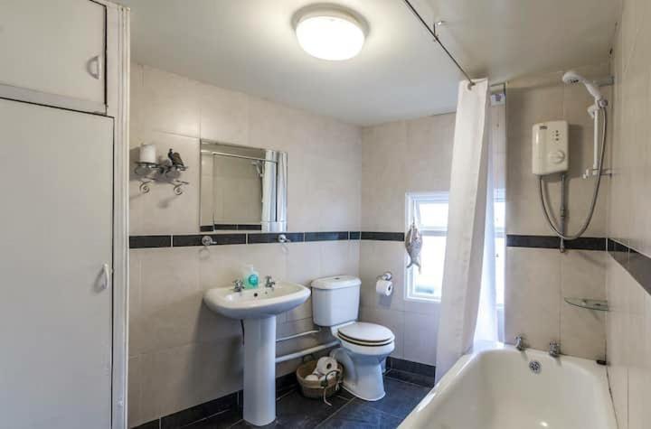 Manorbier Castle Inn Sunset Room Ngoại thất bức ảnh